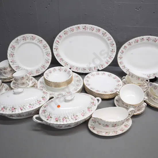 Minton Spring Bouquet 6-place dinner set with 2 oval ashetts, 2 lidded vegetable dishes, soups, gravy boat & saucer etc.