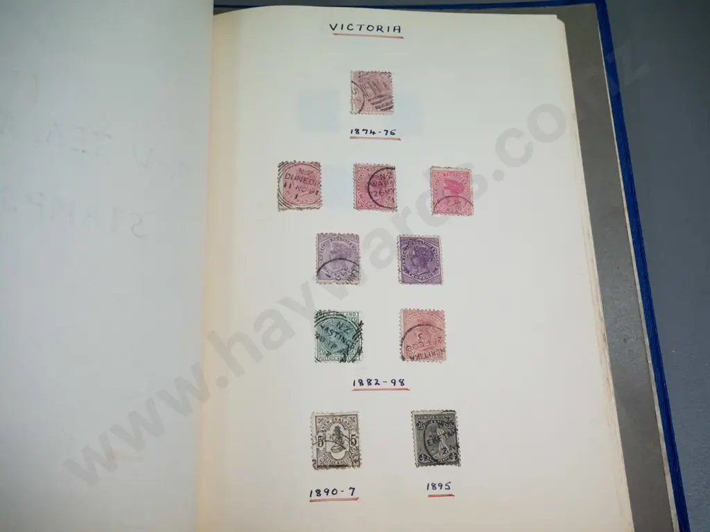 stamp album with mainly New Zealand contents - 1874 thru 1950s Image 1++