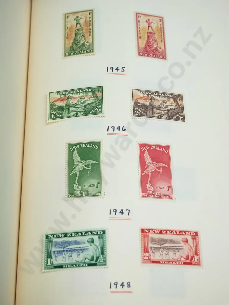 stamp album with mainly New Zealand contents - 1874 thru 1950s Image 1++