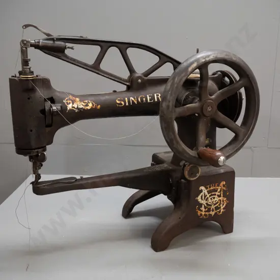 vintage Singer free-arm leather-working sewing machine - overall wear, some corrosion, paint loss, etc H-340 W-540 D-200