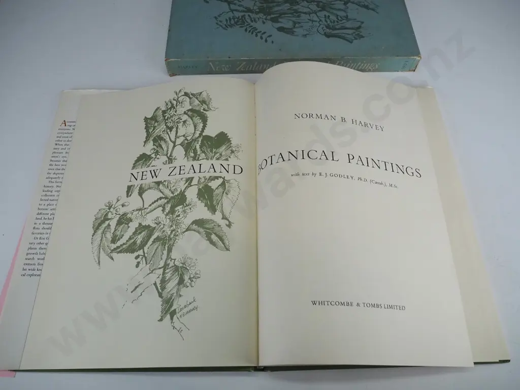 slip-cased hard cover book - New Zealand Botanical Paintings - Norman B. Harvey, Whitcombe & Tombs 1969 - wear to just Image 1++