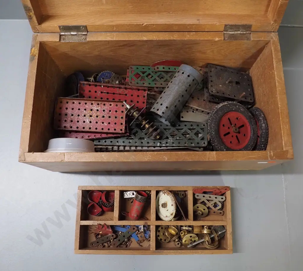 wooden chest and small segmented tray of vintage Meccano pieces in very play-worn condition. Chest H-230 W-460 D-235 Image 1++