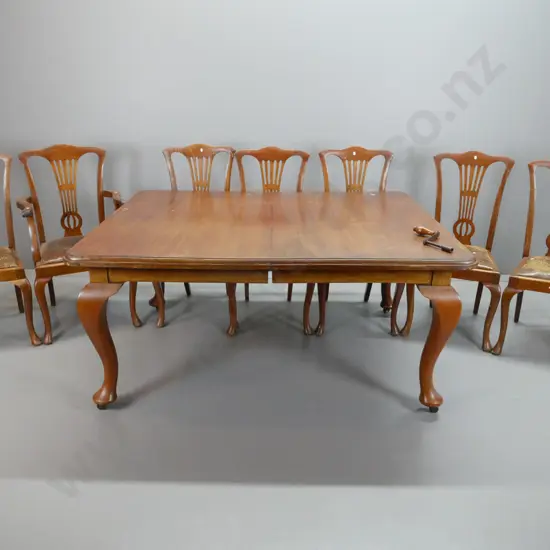 Edwardian walnut wind-out dining table with 2 leaves, large cab legs on casters, 7 Heppelwhite style chairs with pierced