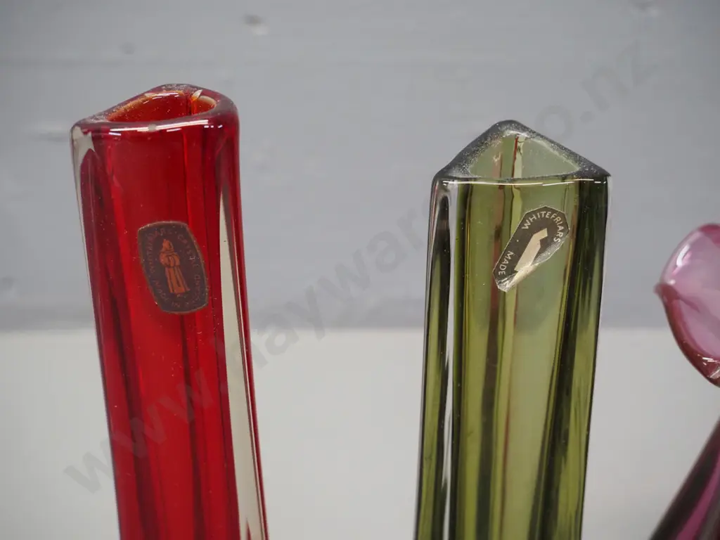 3 art glass vases - 2 Whitefriars bud vases, taller is H-240, and a cranberry and green frilled edge Image 1++
