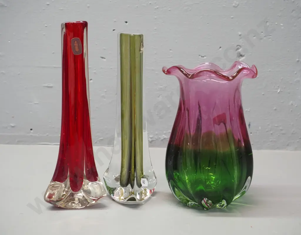3 art glass vases - 2 Whitefriars bud vases, taller is H-240, and a cranberry and green frilled edge Image 1++