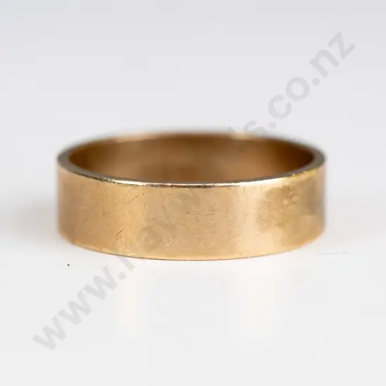 gold wedding band stamped 375