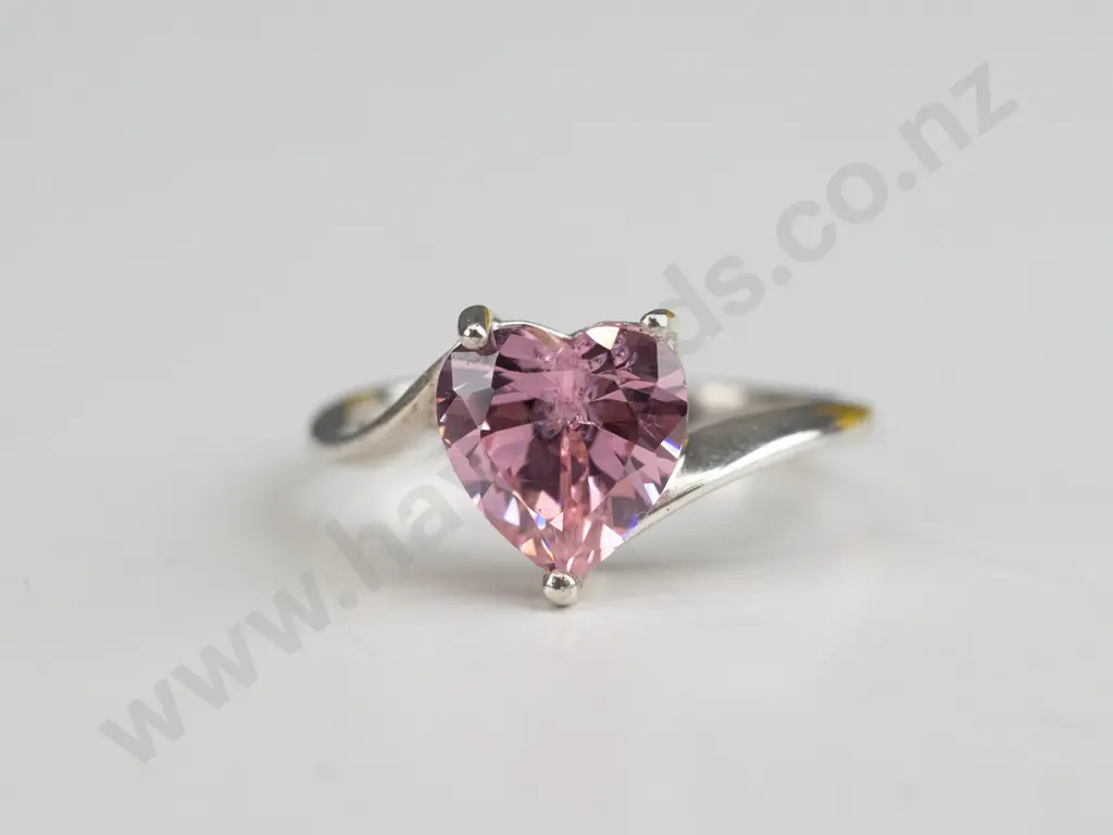 silver pink heart stone ring stamped 925 Image 1++
