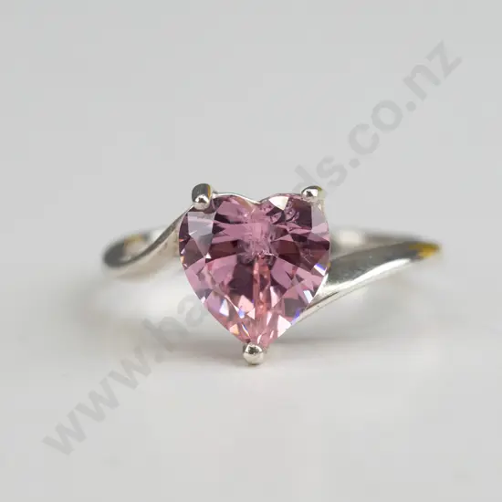 silver pink heart stone ring stamped 925