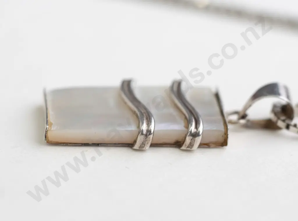 mother of pearl necklace chain stamped 925 Image 1++