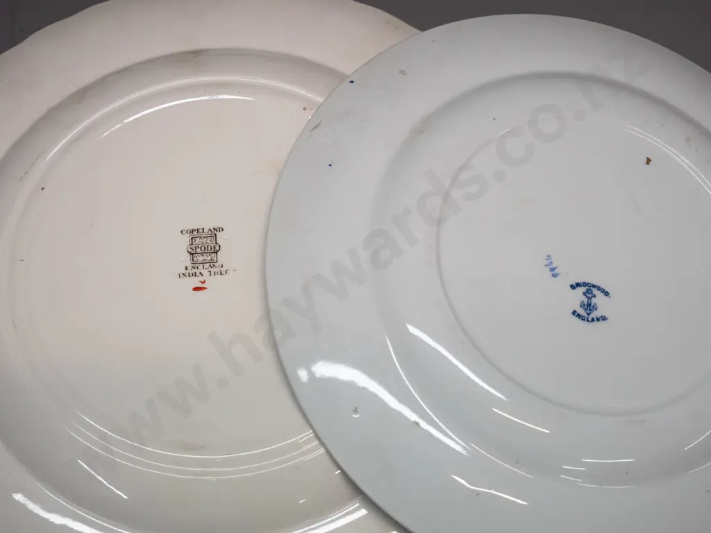 3 cabinet plates - Spode Indian Tree, Bridgwood blue & white asian pattern and an Imari pattern with no maker's marks. Image 1++