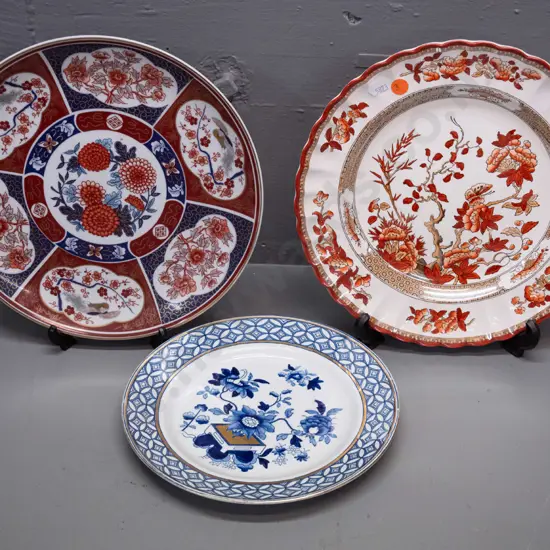 3 cabinet plates - Spode Indian Tree, Bridgwood blue & white asian pattern and an Imari pattern with no maker's marks.