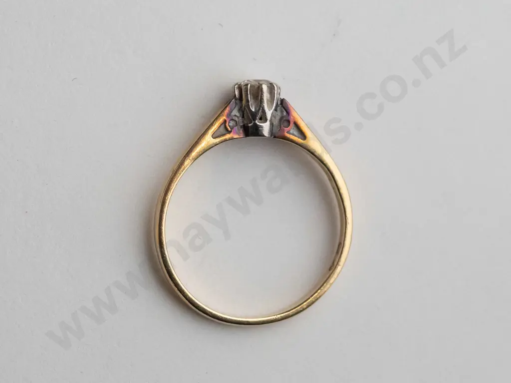 solitare diamond ring stamped 750 Image 1++