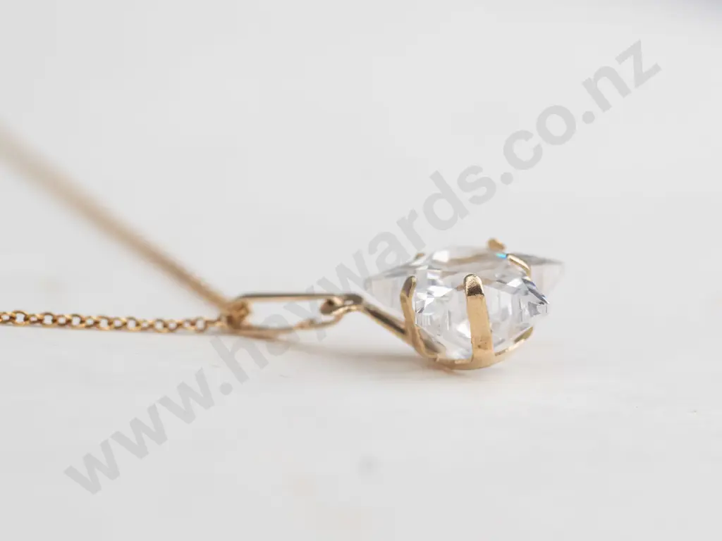 star necklace stamped 375 Image 1++