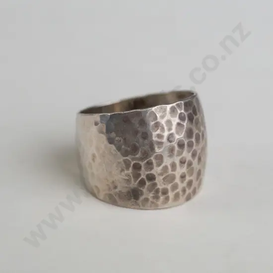 silver ring stamped 925