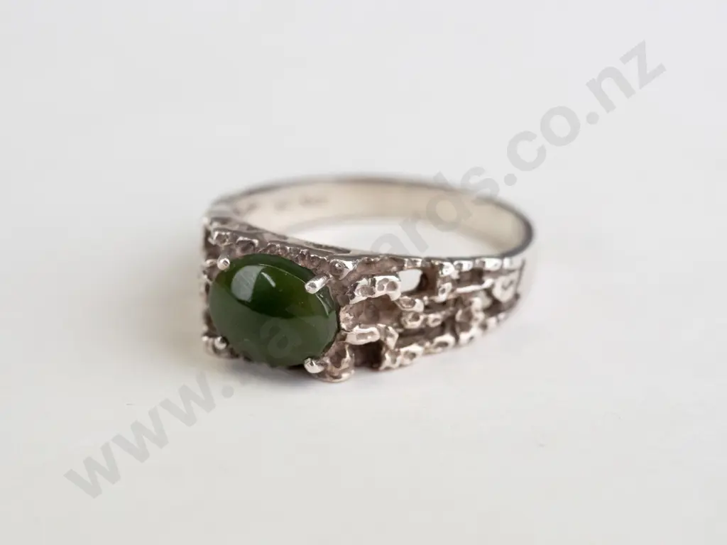 silver greenstone ring stamped stg sil Image 1++