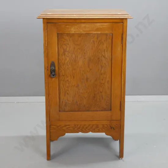 vintage oak single door bedside cabinet w/ metal drop handle - borer to bottom plate, some stains on top surface. H-820