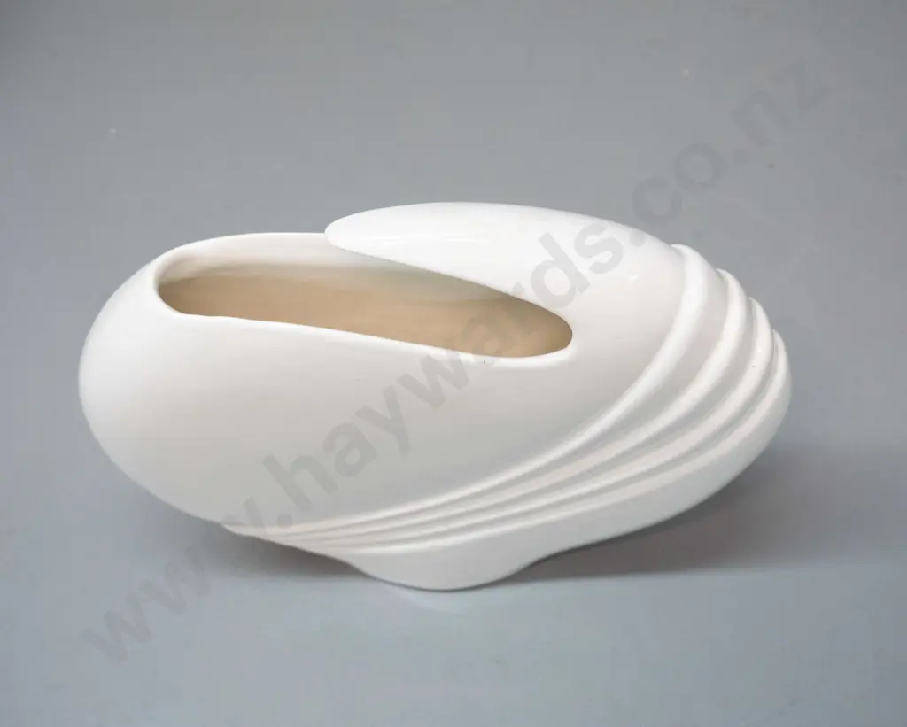 deco style vase with Liana Ceramics Dunedin label on base H-240 W-260 Image 1++