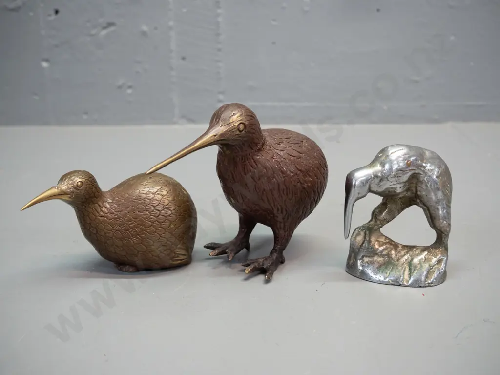 3 metal kiwi bird figures - 2 brass, one with bronze finish is H-100 L-140, and a crudely cast silver metal Image 1++