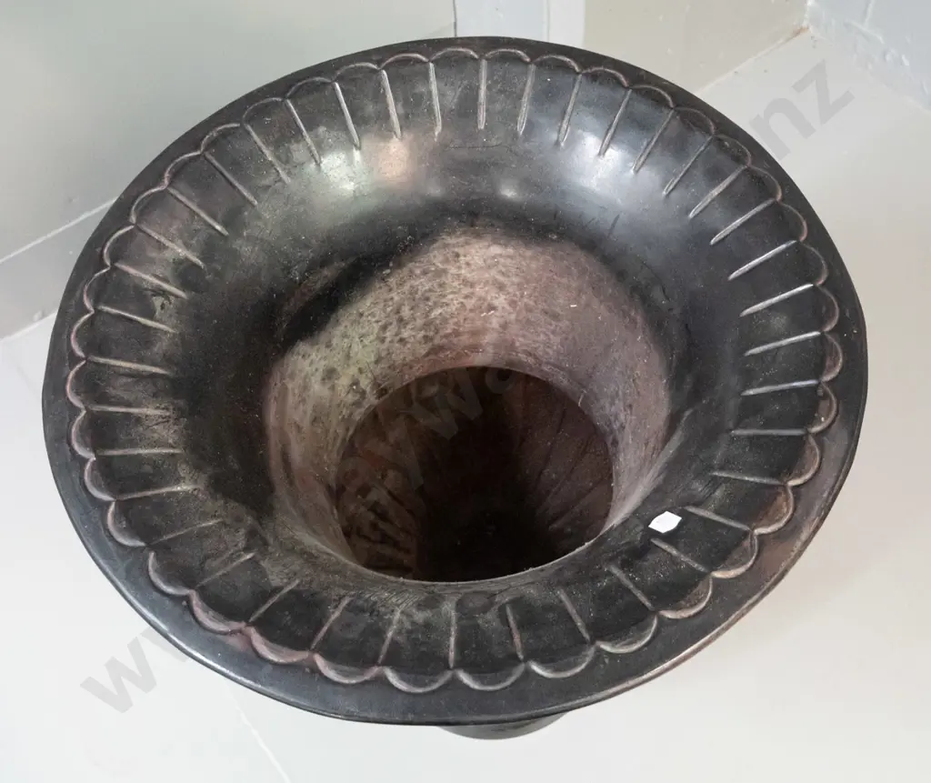 black finish pressed metal classical style urn H-430 D-400 Image 1++