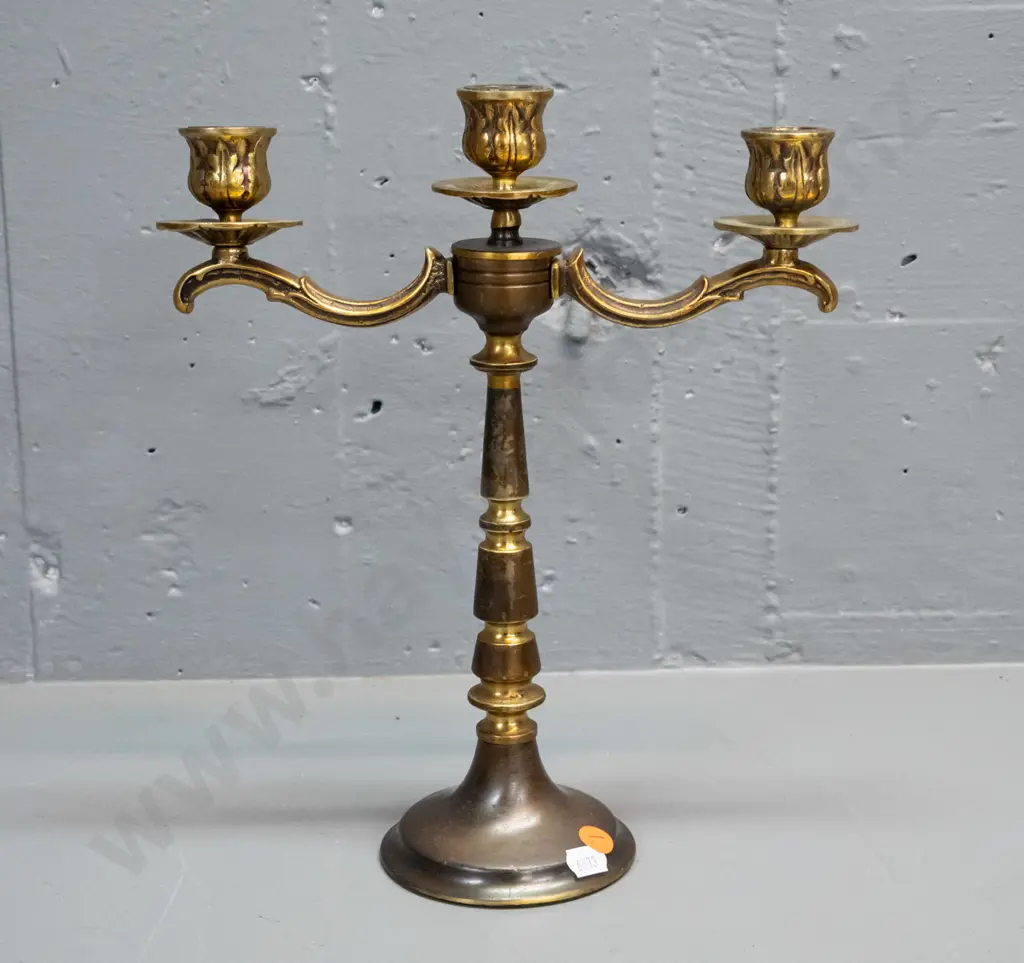 cast brass antique-finish 3-holder candelabra H-300 W-250 Image 1++