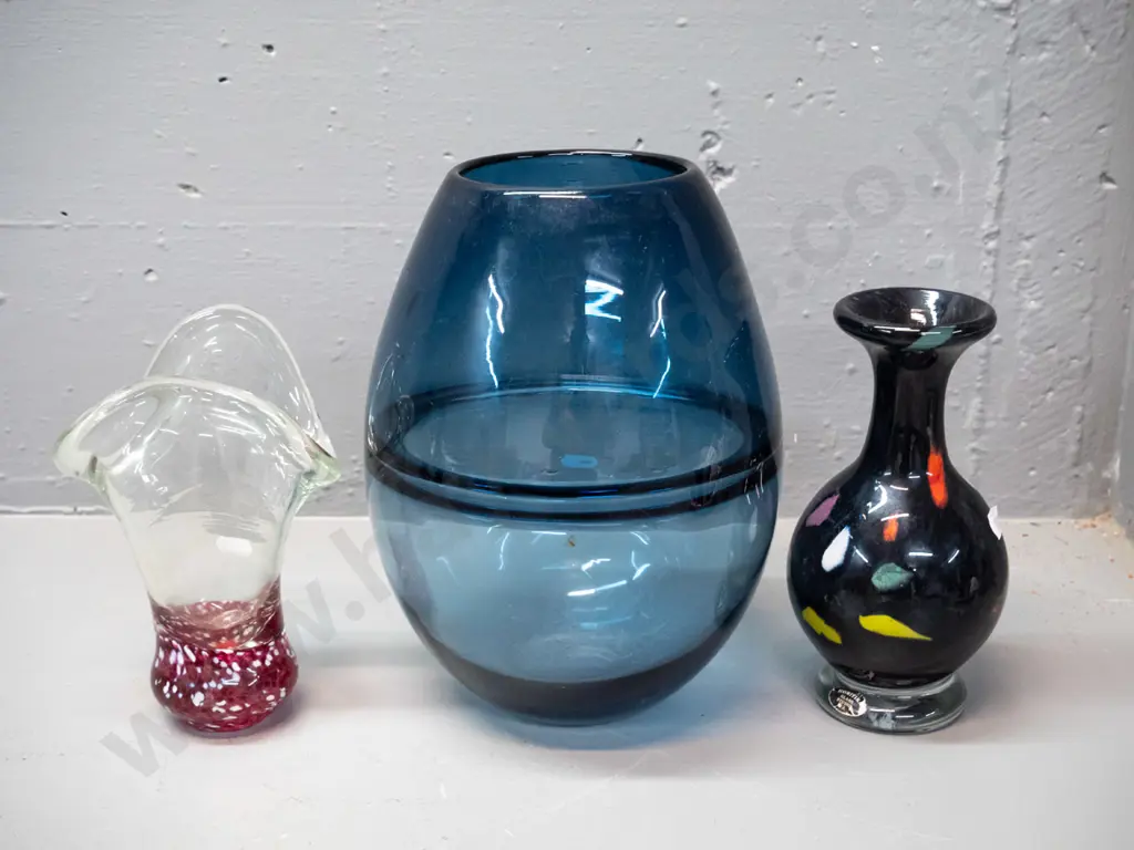 3 art glass vases - large blue is H-235 D-160 Image 1++