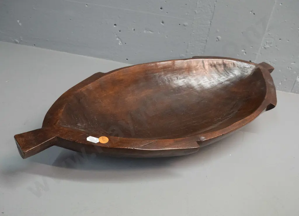 Melanesian carved timber ceremonial food serving bowl L-660 W-280 Image 1++