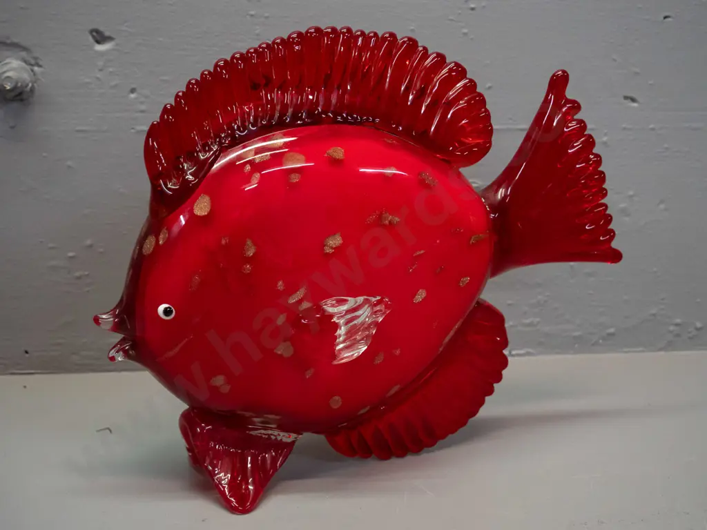 large art glass fish - red and clear with gold inclusions H-250 L-310 Image 1++