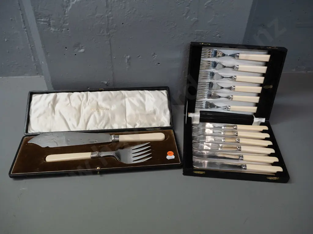 cased English cutlery with faux bone handles - Walker & Hall fish slice & serving fork and set of 6 fish knives & forks Image 1++