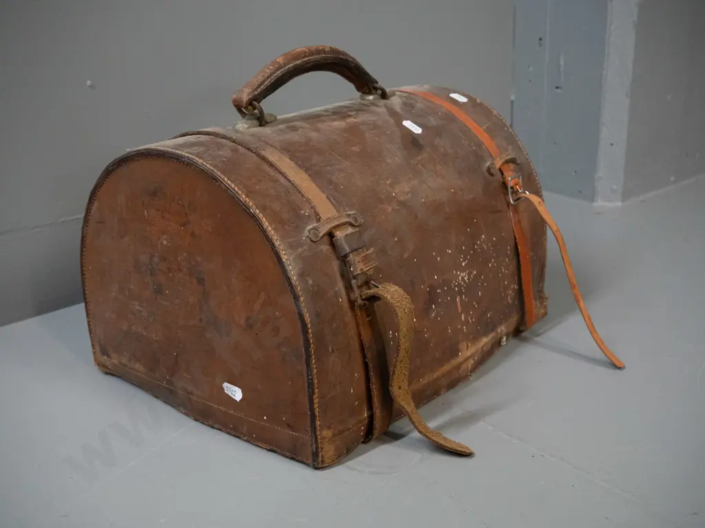 early 20th century Imperial portable typewriter in domed leather carry case - some corrosion and wear to case, has one Image 1++