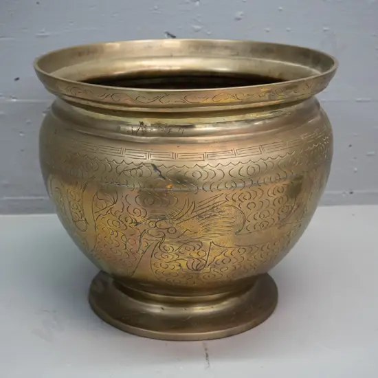 large Chinese brass jardiniere with dragon and bird motifs H-260 D-300