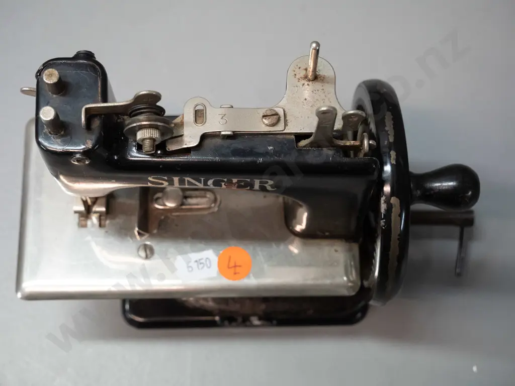 vintage Singer child's sewing machine with table top clamp - some paint wear and corrosion to chrome H-165 W-180 Image 1++