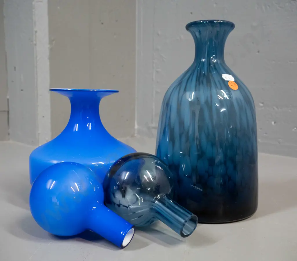 2 glass decanters with hollow ball stoppers - mottled smokey blue H-335 and a translucent blue over white Image 1++