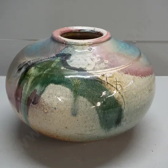 large squat New Zealand pottery vase - Mike O'Donnell, Tarawhiti? Taranaki potter's mark etched in base H-220 D-320