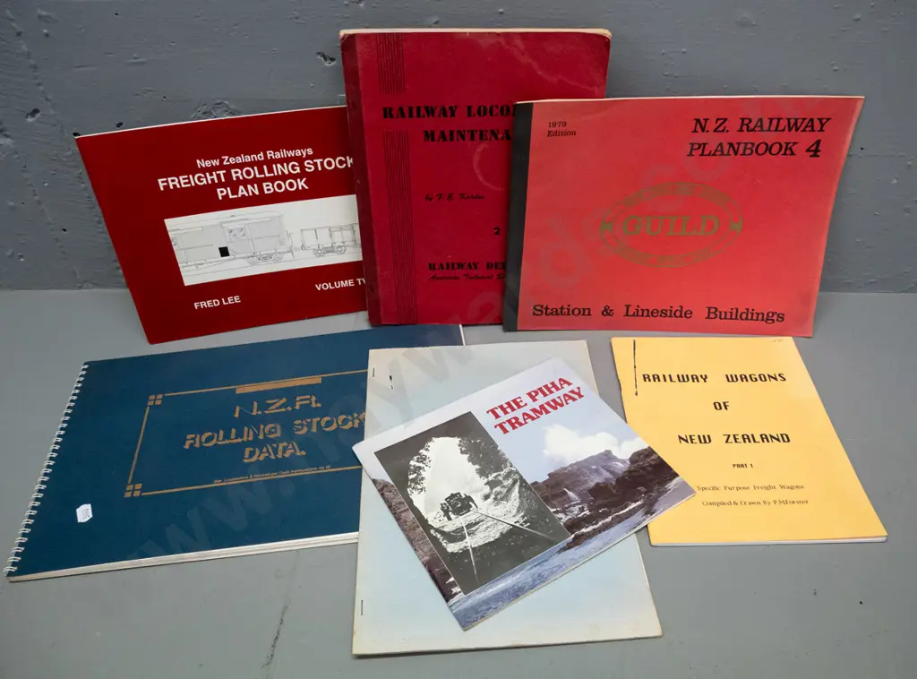 assorted railway publications, mostly New Zealand - see photos for detail Image 1++