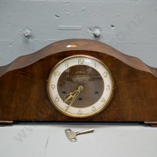 oak cased Kaiser mantel clock with 1957 presentation plaque - W. Larsen from Staff of DCC Works Dept. Movement may need