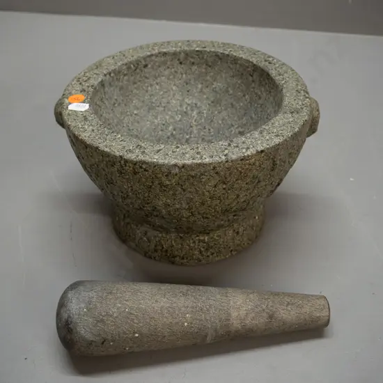 granite mortar and pestle - shaped handles H-140 D-240