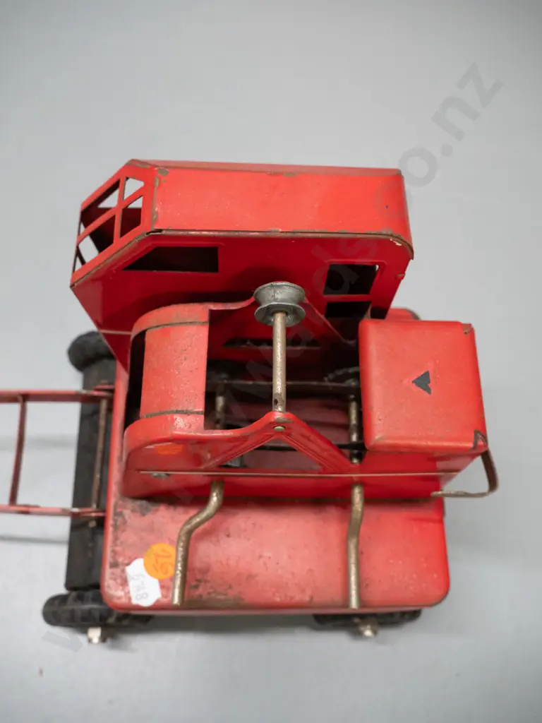 vintage Triang metal Jones mobile crane - has original weighted hook, needs rigging - general age wear to transfers and Image 1++
