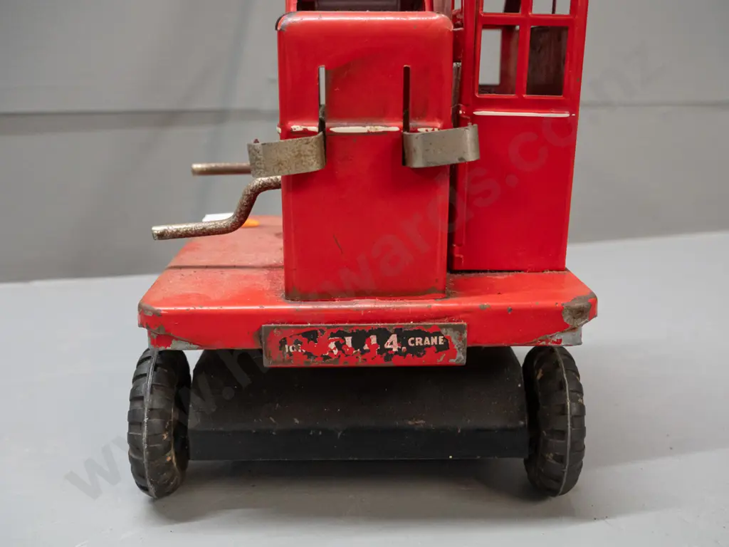 vintage Triang metal Jones mobile crane - has original weighted hook, needs rigging - general age wear to transfers and Image 1++