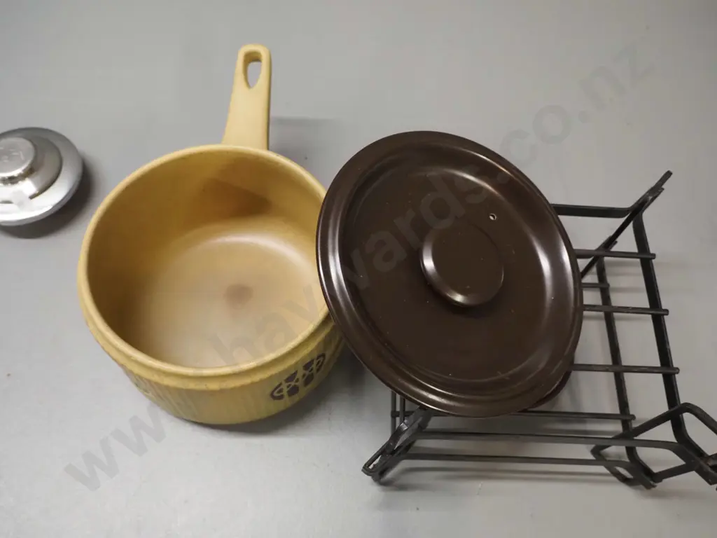 mid-century Shungyo Japan stoneware fondue pot with metal stand, Swiss made burner - some browning marks to pot and Image 1++