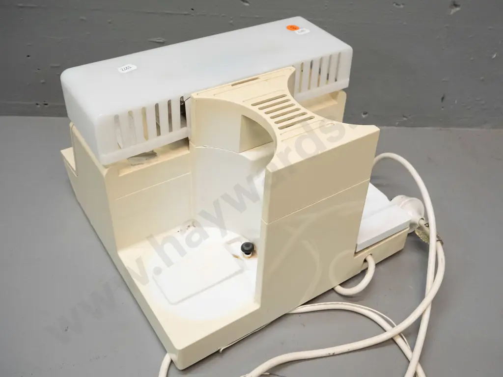 retro Swan Radio Teasmade - with enamel teapot and metal electric jug, plastic lamp shade broken, sits loosely on top, Image 1++