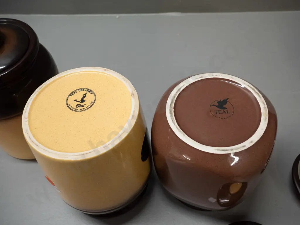 4 Teal Potteries Balclutha 2-tone lidded canisters - 2 with rubber seals - largest is H-180 D-110 Image 1++