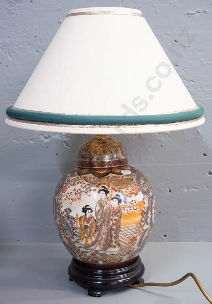 Chinese porcelain ginger jar-shaped figural motif table lamp on timber base, with shade H-480 D-330 Image 1++