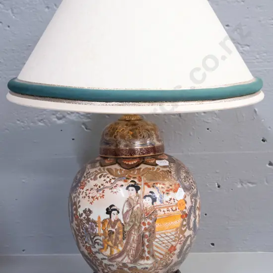 Chinese porcelain ginger jar-shaped figural motif table lamp on timber base, with shade H-480 D-330