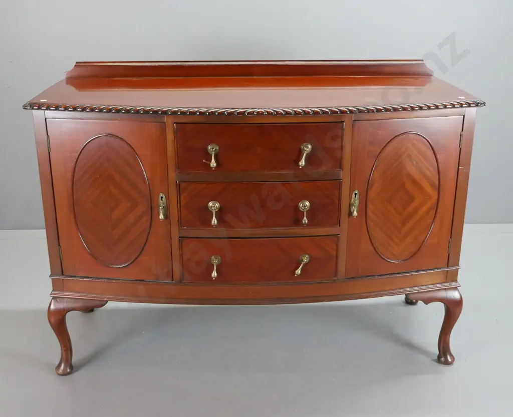 Victorian walnut carved-back chiffonier with carved crest on shaped back, 2 drawers with pierced brass handles, 2 Image 1++