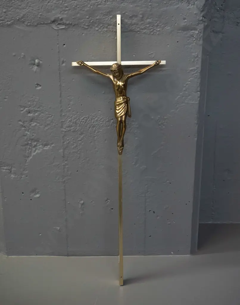 brass crucifix with 2 mounting nail or screw holes H-610 W-200 Image 1++