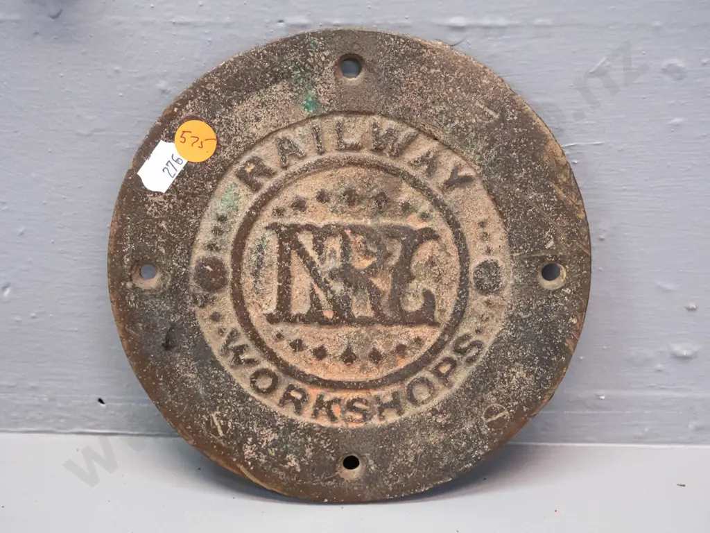 vintage cast brass NZR Workshops circular locomotive plaque D-165 Image 1++