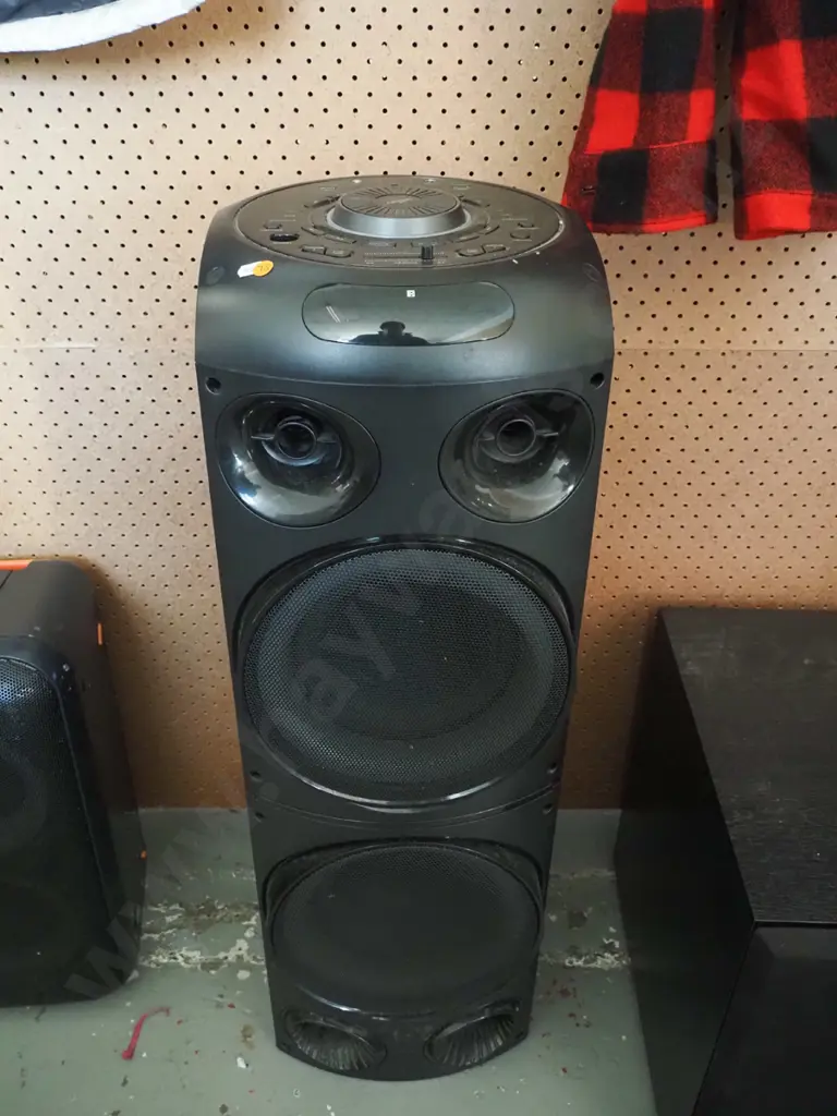 Veon portable stereo system - no power cord Image 1++