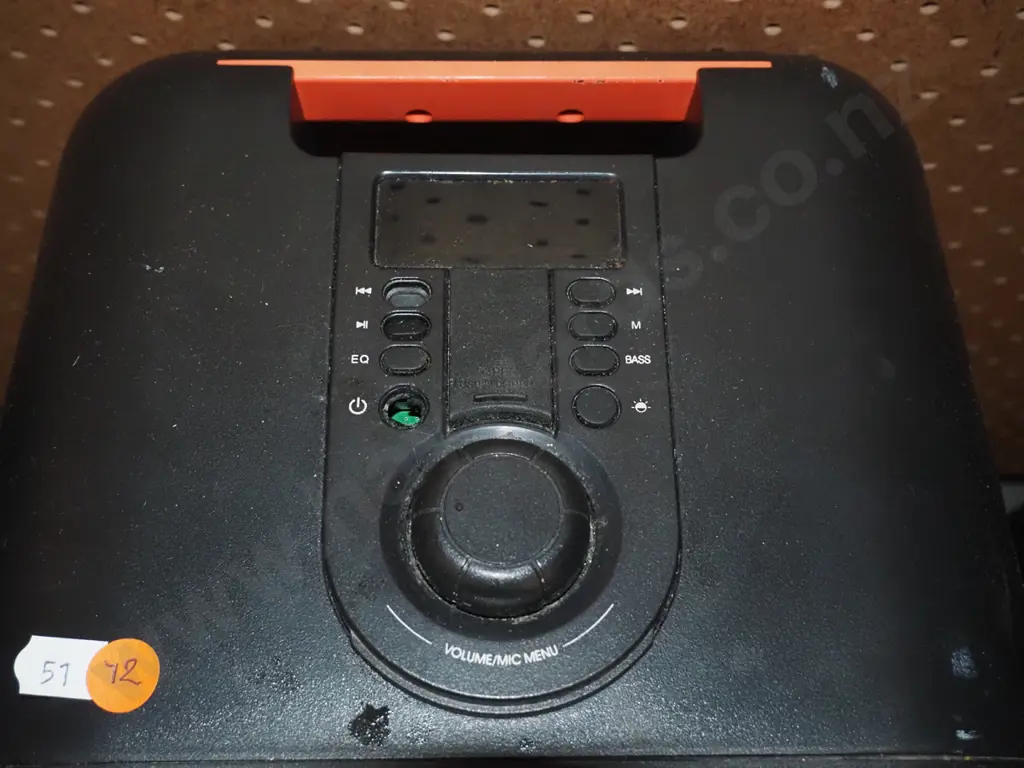 Veon portable stereo system - no power cord Image 1++
