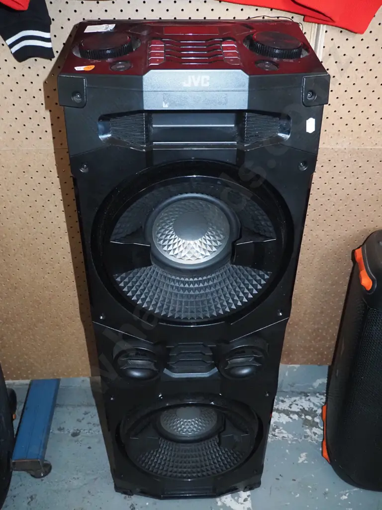 JVC portable stereo system, no power cord Image 1++