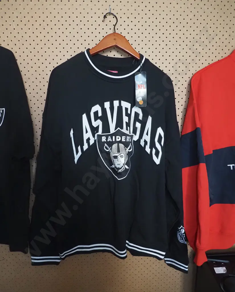 Las +Vegas raiders jersey, black in colour  Image 1++